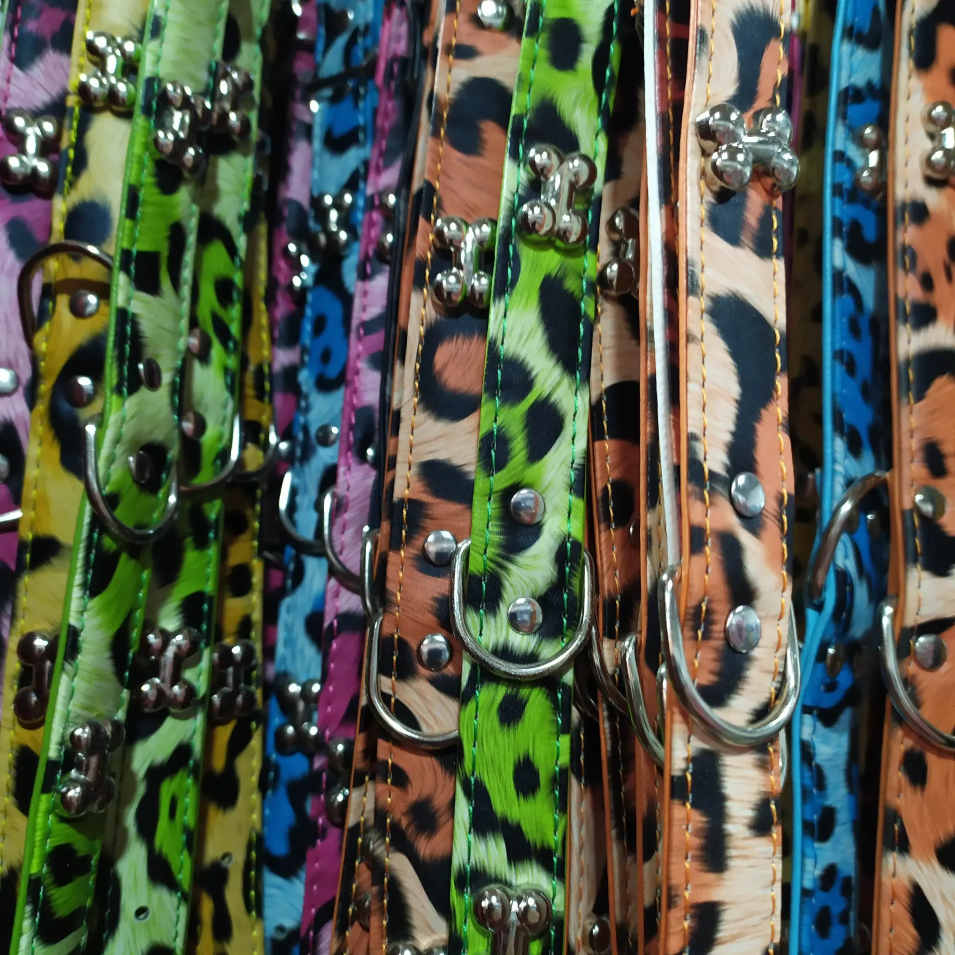 LA SIN RIVAL - COLLAR CUERINA LEOPARDO C/APLIQUE N°3