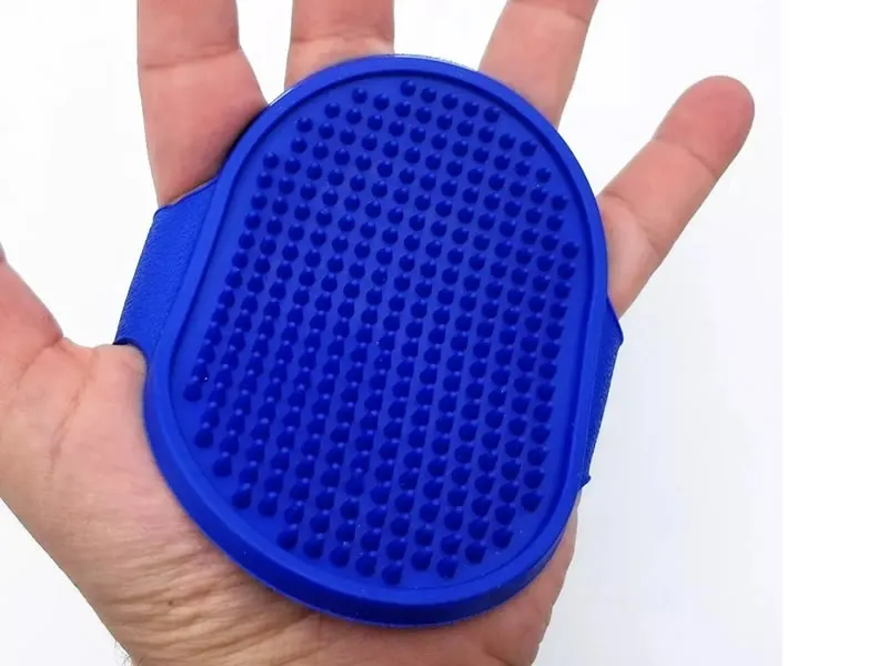 LA SIN RIVAL - RASQUETA PARA BAÑO DE GOMA CON PINCHES